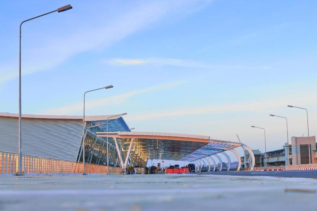 Kim Lung Airport Hotel Patong Exterior photo